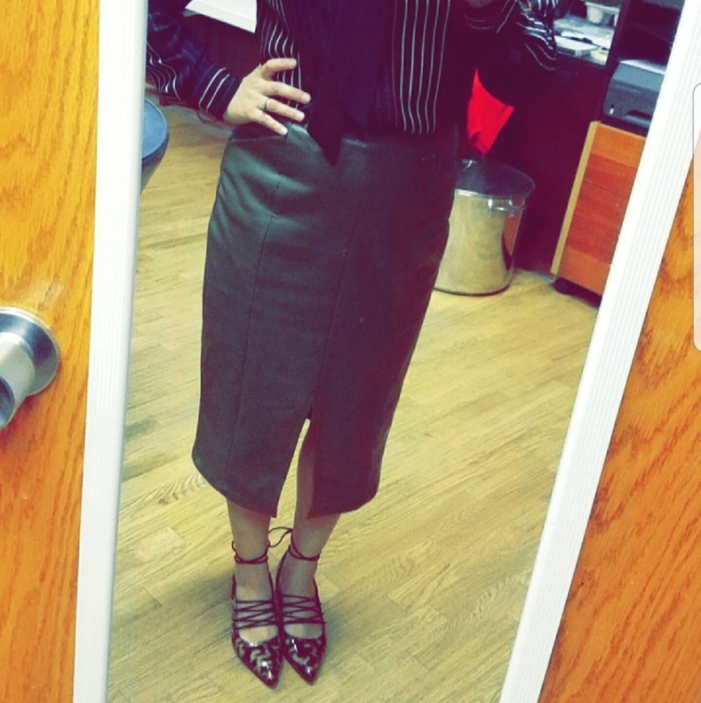 WHOMWHATWEAR  Faux Leather Pencil Skirt